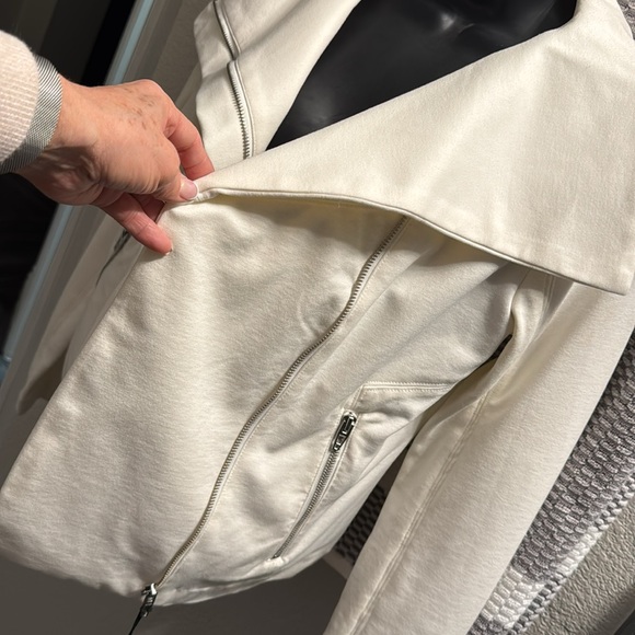 New jacket - Picture 4 of 4